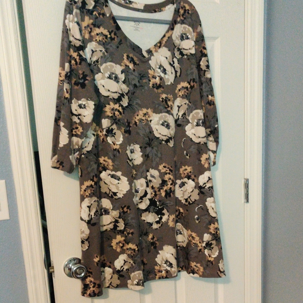 Isaac Mizrahi Floral Long Sleeve Dress in Brown and Cream